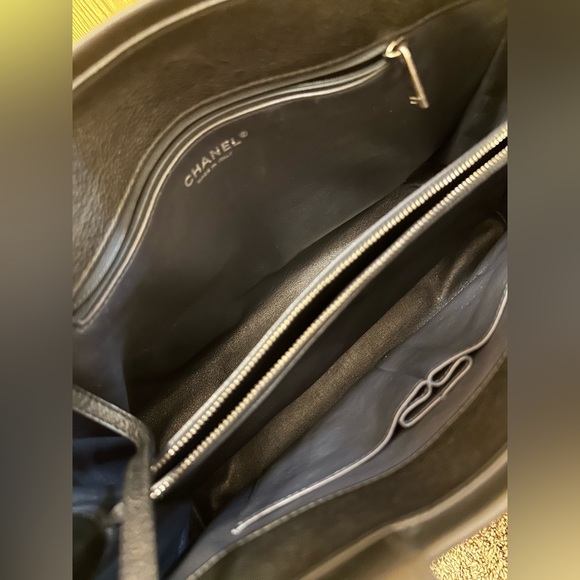 Chanel 2 way shoulder Bag authentic. - Picture 2 of 7